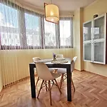 5-stars - Old Town Apartment